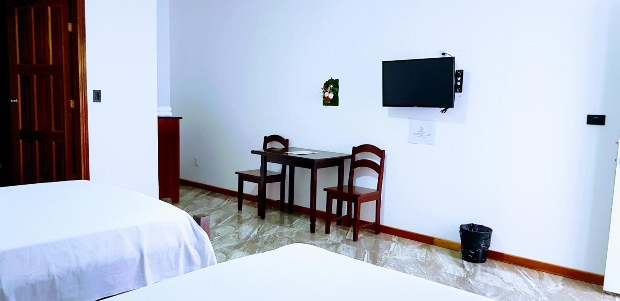 Day And Night Hotel Белмопан Екстериор снимка